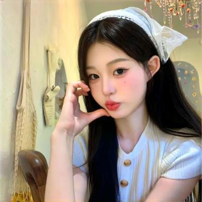 穿黑衣的女孩